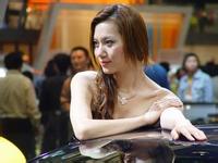 kartu poker plastik kualitas tinggi Ming Yaoxiang menonton Gala Festival Musim Semi di TV bersama yang lain